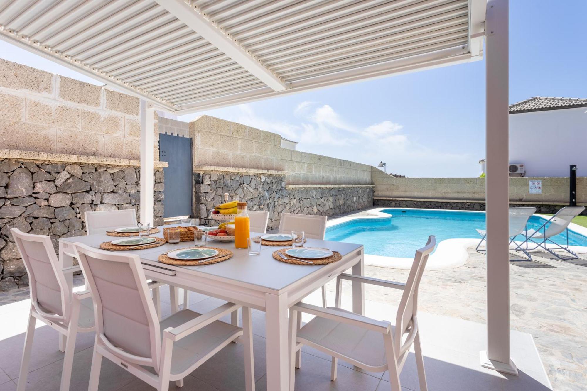 Chloe Tenerifesummervillas Giant Private Pool 11 Meters Long Сasa de vacaciones Costa Adeje (Tenerife)