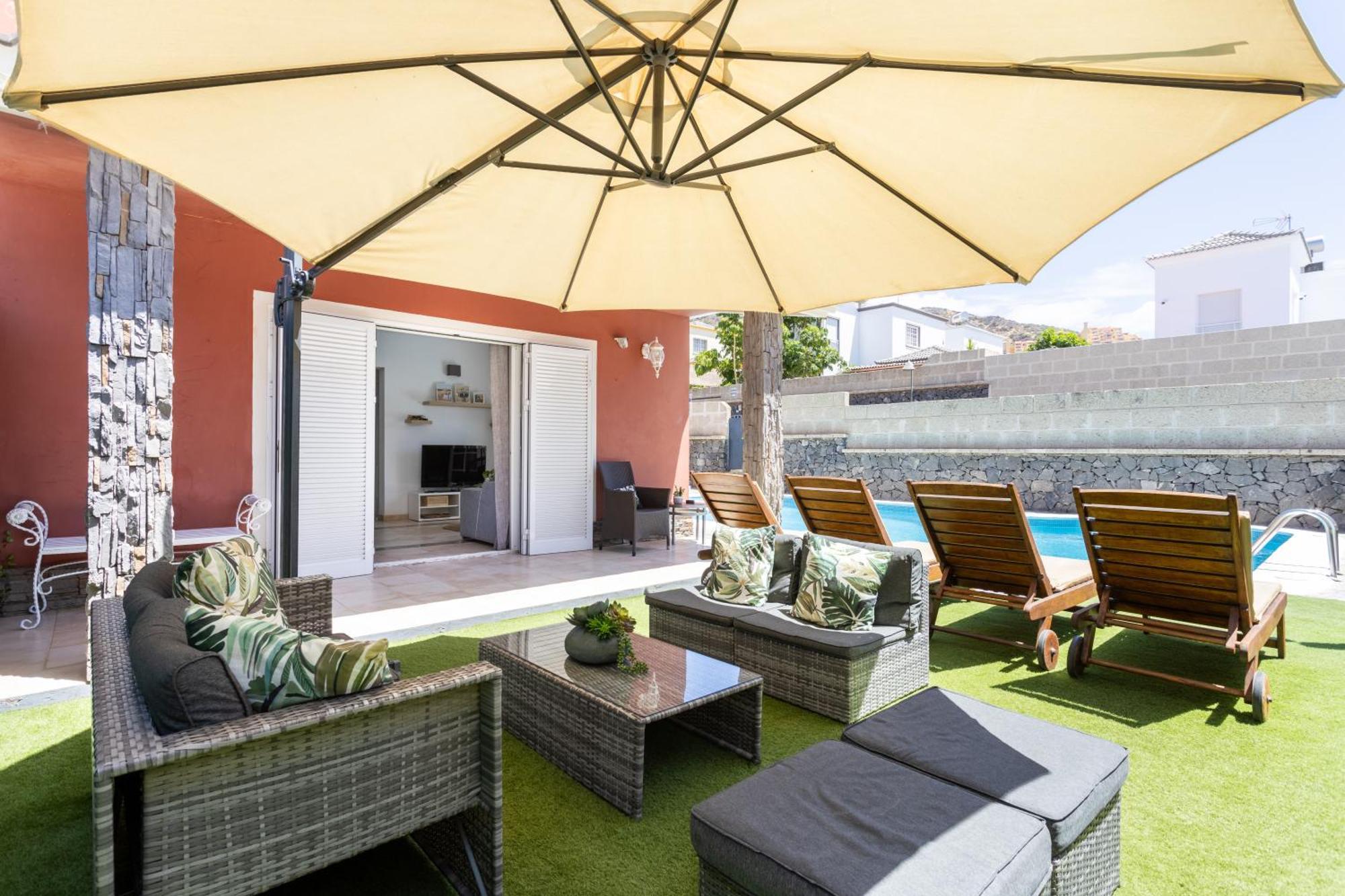 Chloe Tenerifesummervillas Giant Private Pool 11 Meters Long Casa vacanze Costa Adeje (Tenerife)